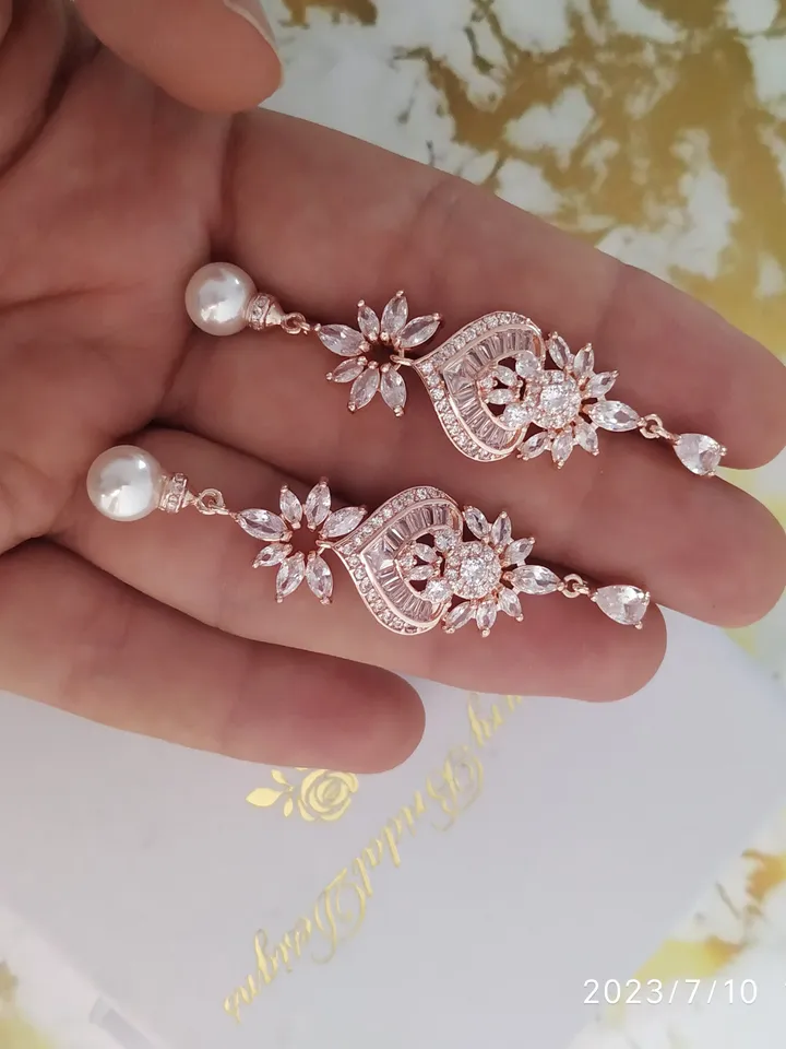 Art Deco Long Rose Gold Wedding Earrings for Bride, Swarovski Crystal Chandelier Statement Bridal Earrings, Vintage Style Statement Jewelry