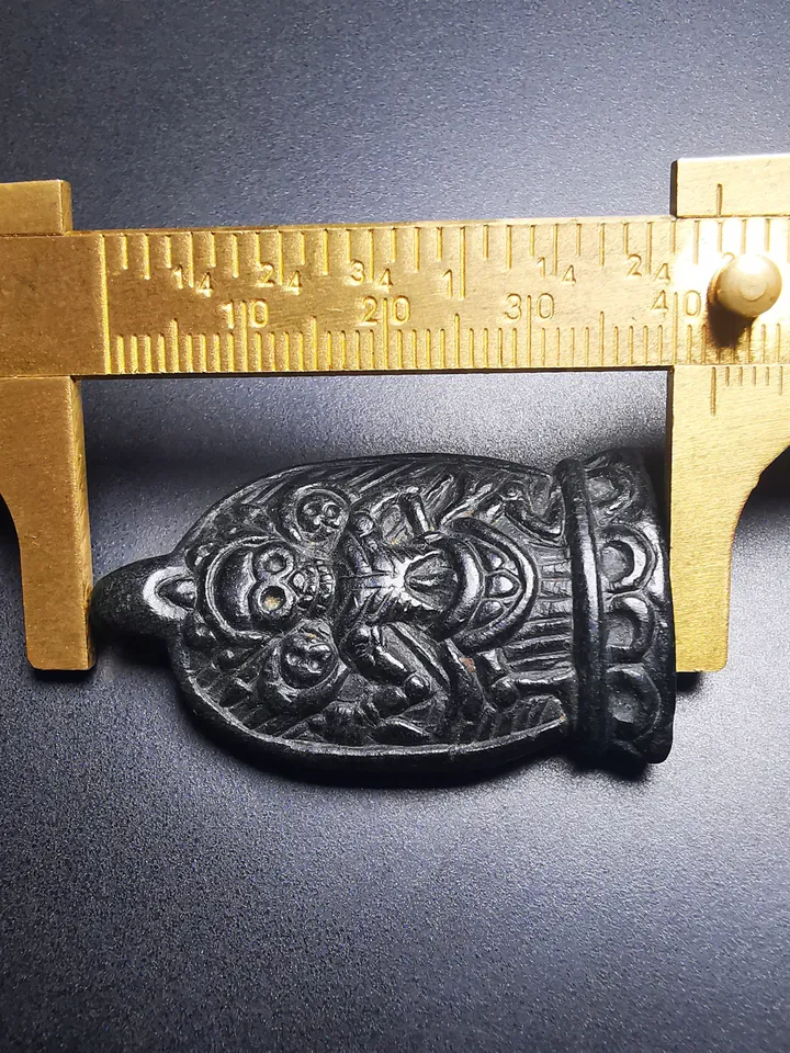 Gandhanra Antique Hand Carved Tibetan Amulet Pendant,Masters of Sitavana Skull,Made of Obsidian,100 Years Old