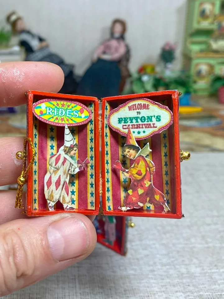 Tutorial. Puppet circus - box. 1:12. Two options.