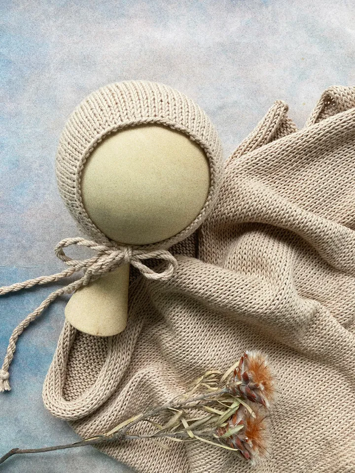 Cotton wrap cotton bonnet. Knitted Newborn photo props.