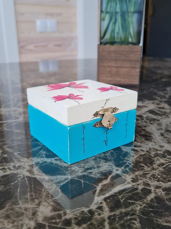 Handmade painted ring box Flower jewelry box for earring and ring, 戒指收納盒, 肖像画