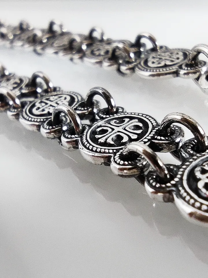 Beautiful chain or bracelet