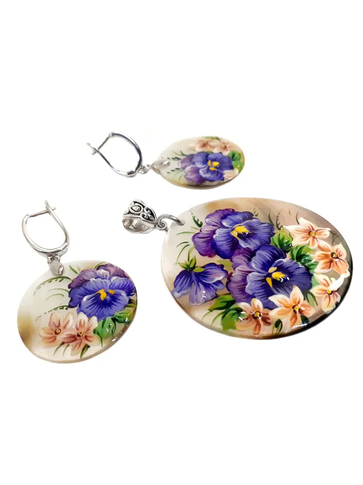 Handmade jewelry set: Purple Wild pansies flower on handmade jewelry set • Violet floral pendant necklace • wood viola flower earrings
