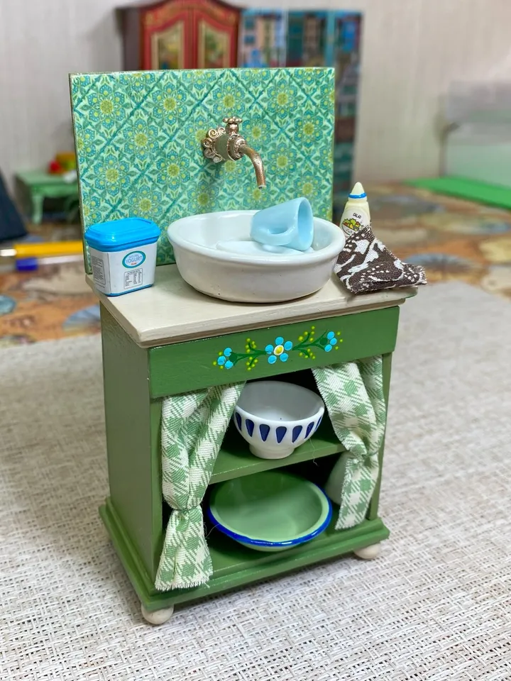 TUTORIAL. A set of kitchen furniture on a scale of 1:12. Miniature dollhouse. Furniture for dolls.