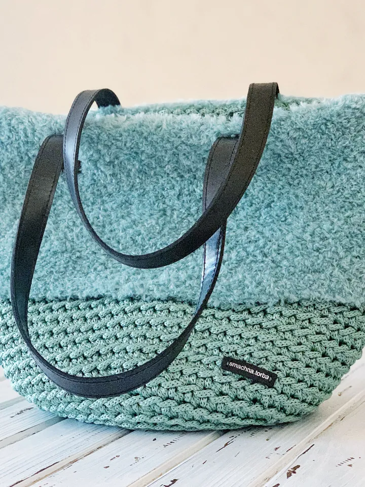 Green market bag, purse with fur, shopping pouch, crochet boho bag, hobo slouchy bag, woven bag