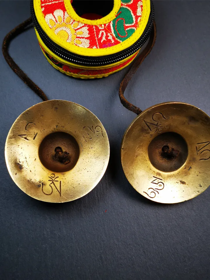 Gandhanra 7.4cm Tibetan Cymbals,Tingsha Bell,Buddhism Ritual Implement,Handmade in Nepal,Astamangal Pattern