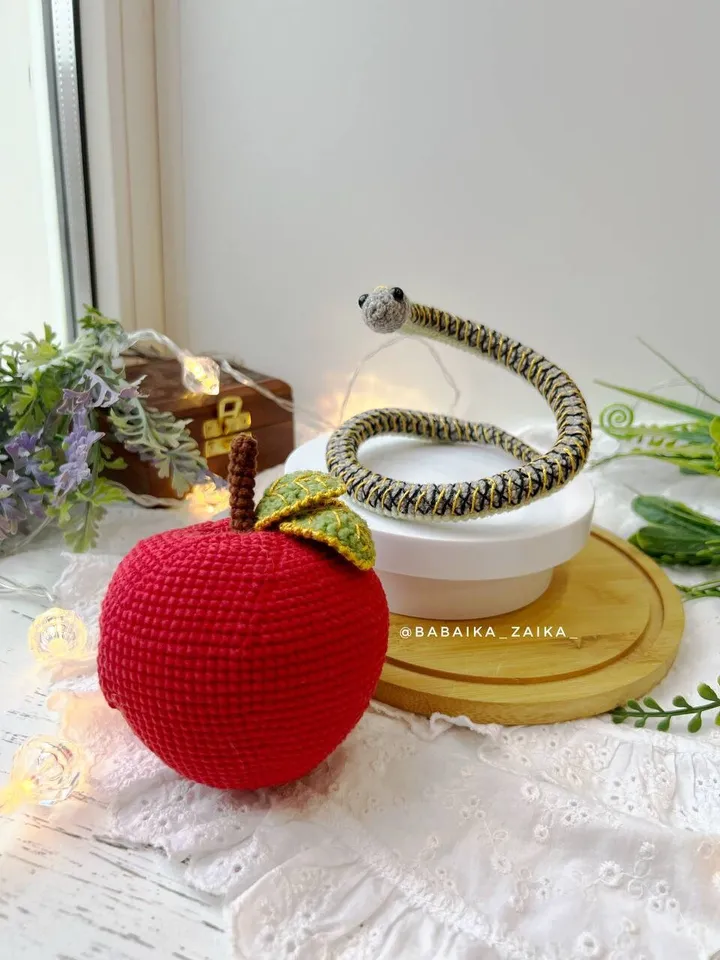 PDF Forbidden Fruit Crochet Pattern, Snake in Apple, Amigurumi snake pattern, Crochet Apple, Cute snake, Animal pattern, Amigurumi animal