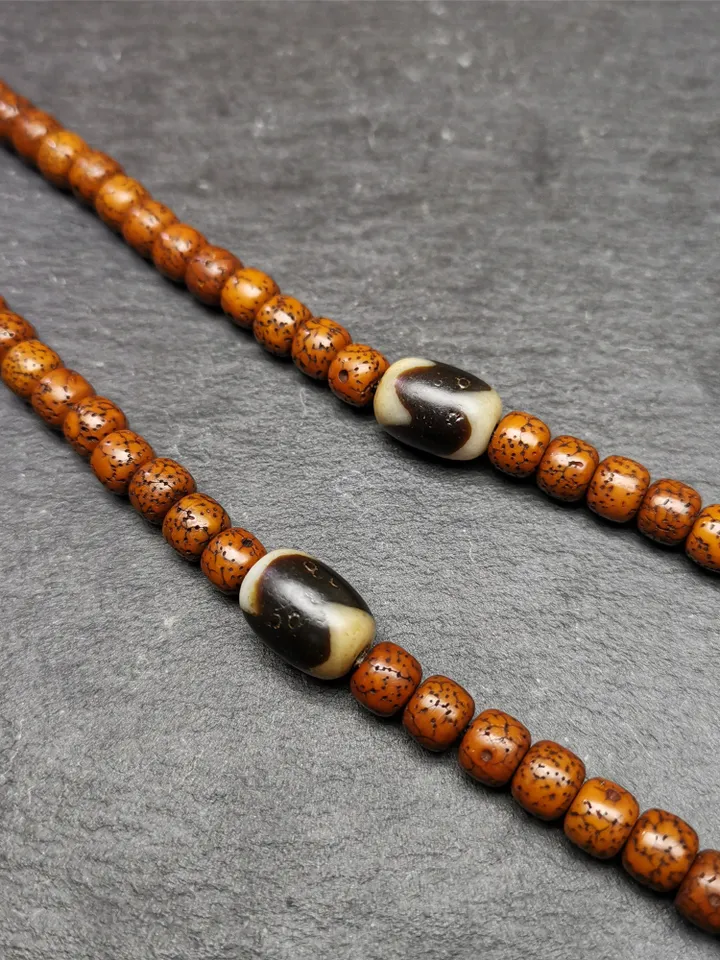 Gandhanra TibetanTiger Tooth Dzi Bead Accessories,Dzi Spacer Beads,Marker Beads for Mala,Necklace,amulet,0.4&quot; × 0.54&quot;