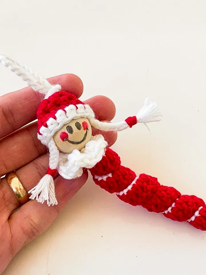 Crochet Santa Caterpillar, Digital Holiday Crochet Pattern for Decor, Adorable Christmas DIY Ornament Gift for Beginners
