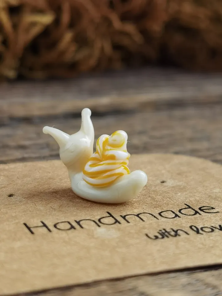 GLASS FIGURINES Snail figurine aquarium decoration Miniature animals Blown glass art Miniature snail gift Terrarium figurine Fish tank decor