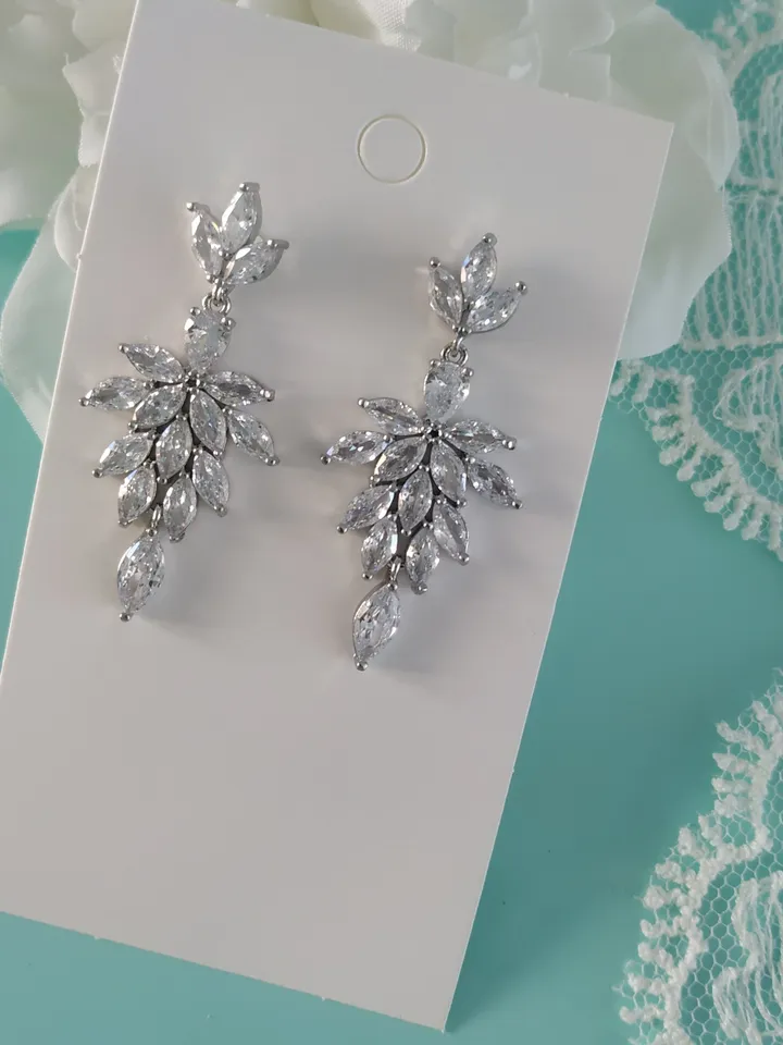 Swarovski Crystal Wedding Earrings Chandelier Bridal Earrings Crystal Bridal Earrings Vintage Earrings Dangle Earrings Luxury Drop Earrings
