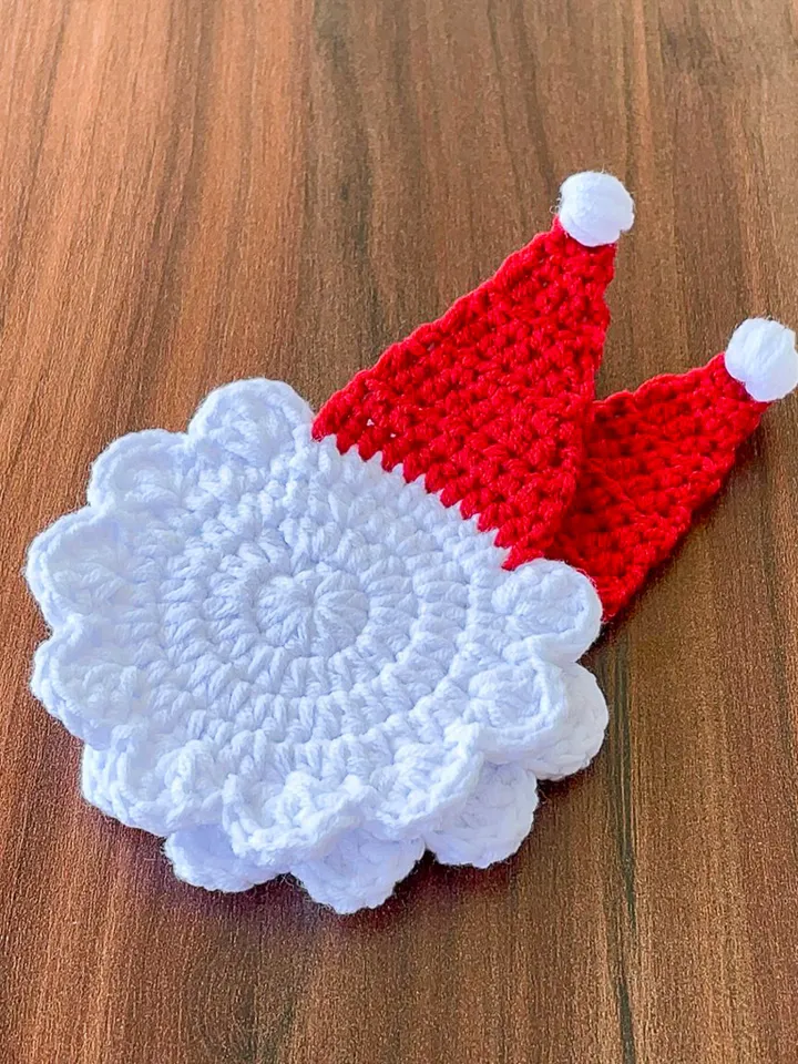 Crochet Santa Hat Coasters Pattern, Decorative Crochet Xmas Coasters for Holiday Home Decor, Ideal for Coffee Lovers