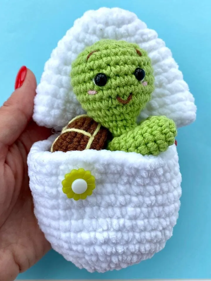 Crochet pattern turtle in egg - Amigurumi tiny animal pattern - English Pdf tutorial - Easter egg decor