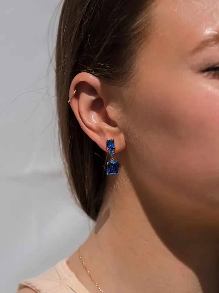 Earrings jewelry Silver gold plated 925 assay value with corundum sapphire