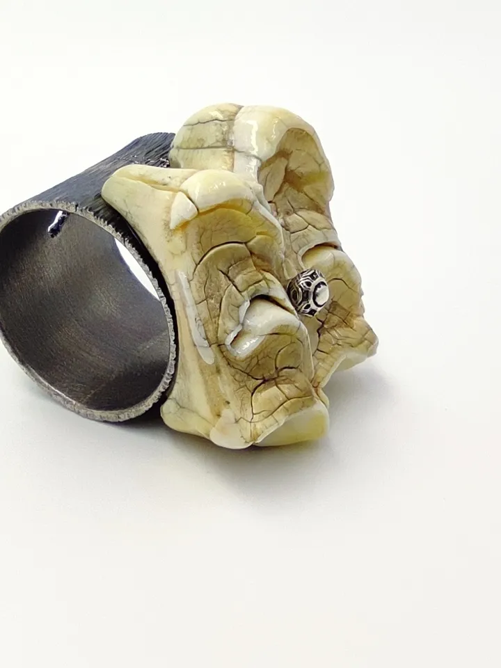 Author's ring - Tooth