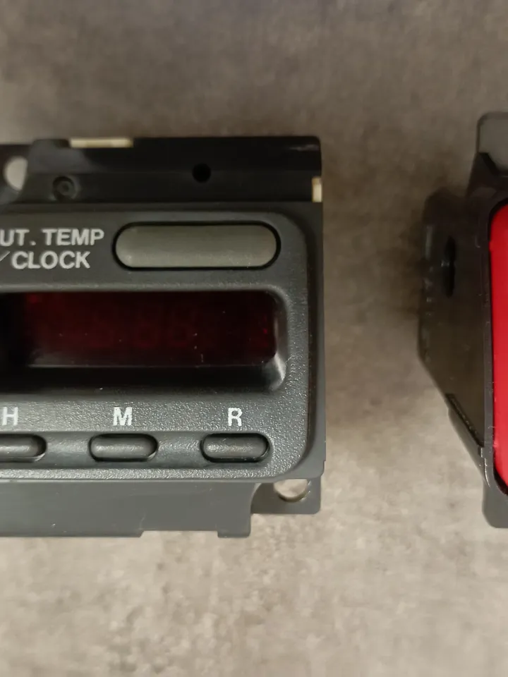 JDM 1997-2001 Honda CR-V Clock RD1 Tested Working & Red Hazard Switch