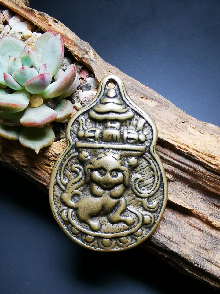 Gandhanra Antique Tibetan Buddhist Protective Pendant,Snow Lion Amulet Badge,50years old