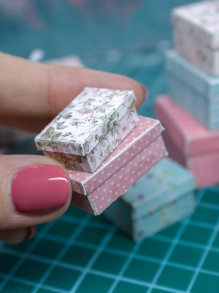 TEMPLATE Miniature Valentine's boxes for 1:12 scale dollhouse