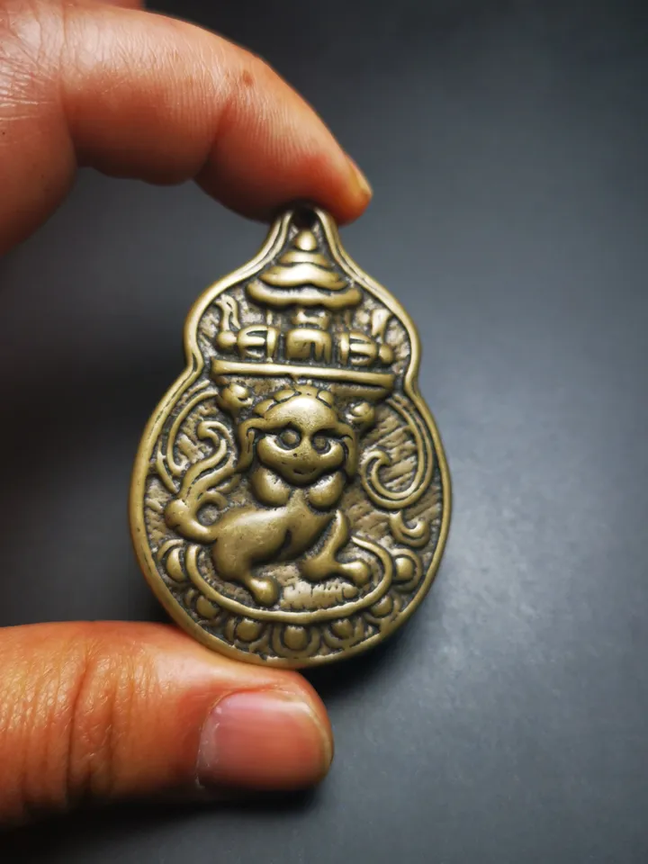 Gandhanra Antique Tibetan Buddhist Protective Pendant,Snow Lion Amulet Badge,50years old