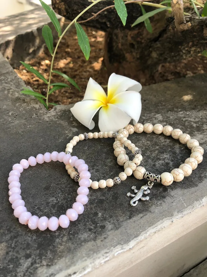 Set of Tree White Pink Bracelets | Crystal Bracelet | Howlith Bracelet | Totem Bracelet | Summer Set Bracelet Woman | Handmade Bracelet Set