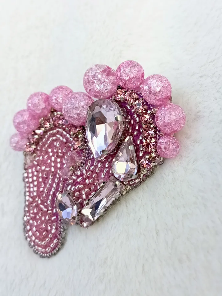Beaded pink rhinestone heels brooch for women, newborn baby girl gift, new mom gift, nurse gifts, obgyn gift