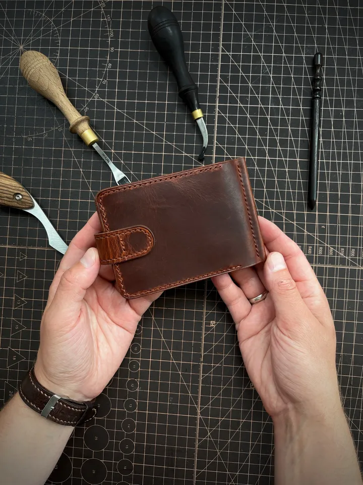 PDF Wallet pattern with money clip and coin box - Leather wallet pattern - Download PDF