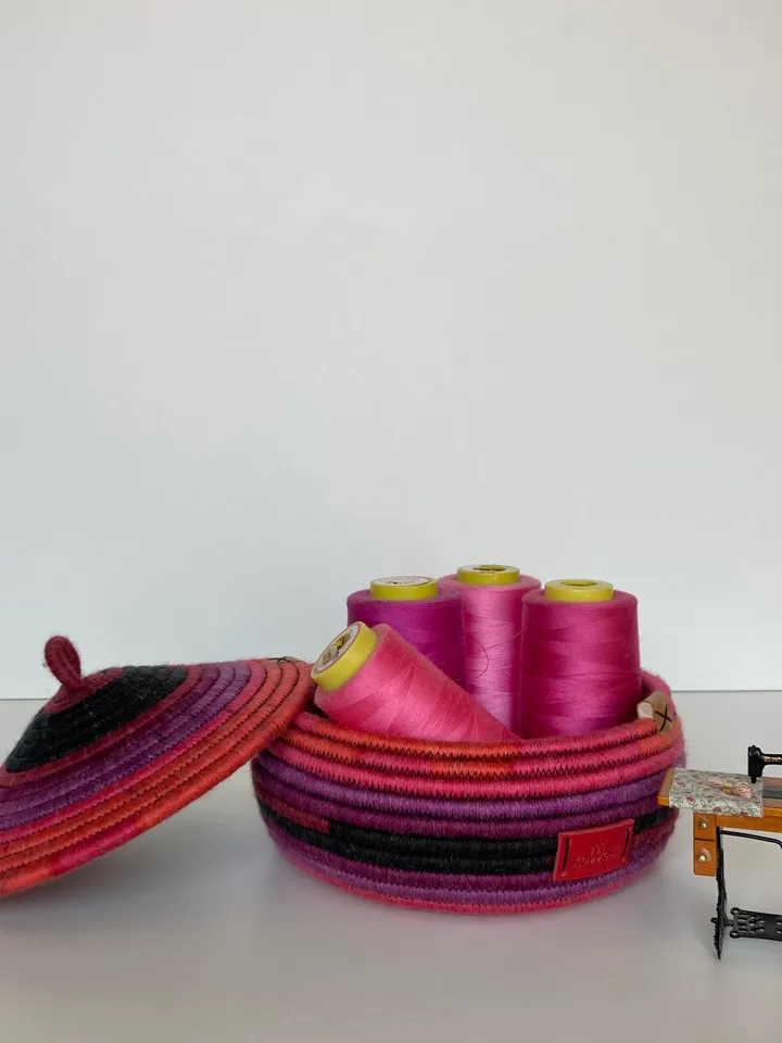 Raspberry storage basket with lid 6.5'' x 5''