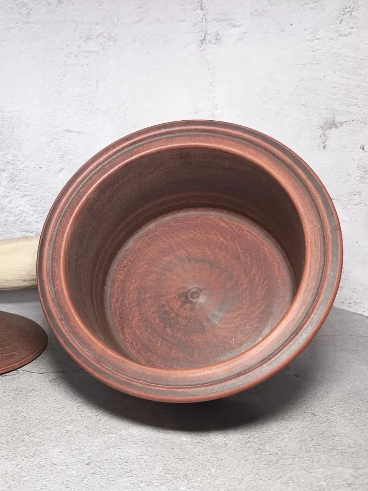Ceramic Casserole of Red clay. Handmade pottery clay 59.83 fl.oz