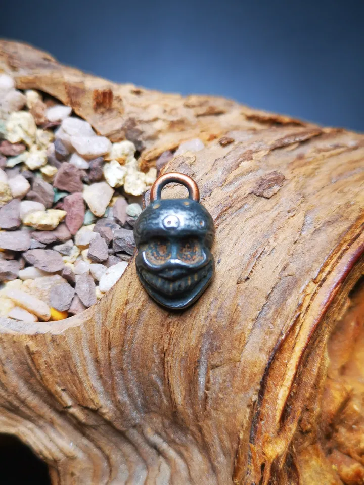 Gandhanra Handmade Buddhist Mala Counter Clip,Skull Sītavana Pendant for Prayer Beads,Cold Iron inlaid Copper, Turquoise, Agate