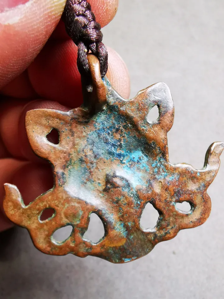 Gandhanra Acient Shankha(Divine Conch) Badge,Tibetan Buddhist Protective Amulet Pendant,Made of Brass