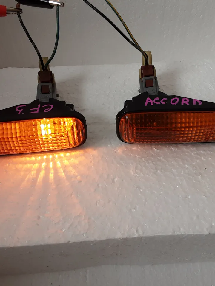 USED Genuine STANLEY Honda Civic EK9 JDM OEM Amber Side Marker Lights