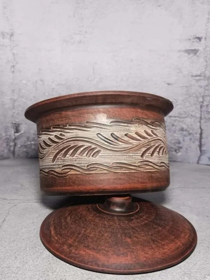 Ceramic Casserole of Red clay. Handmade pottery clay 59.83 fl.oz