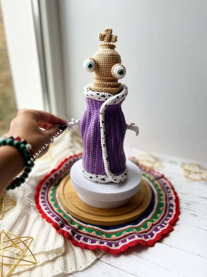 PDF Crochet Kinger Pattern, Amazing Digital Circus Amigurumi Pattern, Crochet Monster, Halloween Pattern, Chess Pattern, Amigurumi Doll
