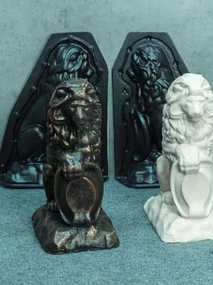 Plastic mold for concrete and gypsum "Lion the left side" DIY