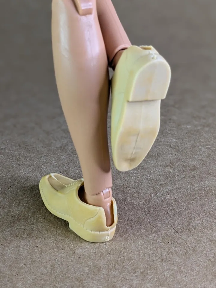 Classic tapered toe mustard shoes for 1/6 scale male dolls