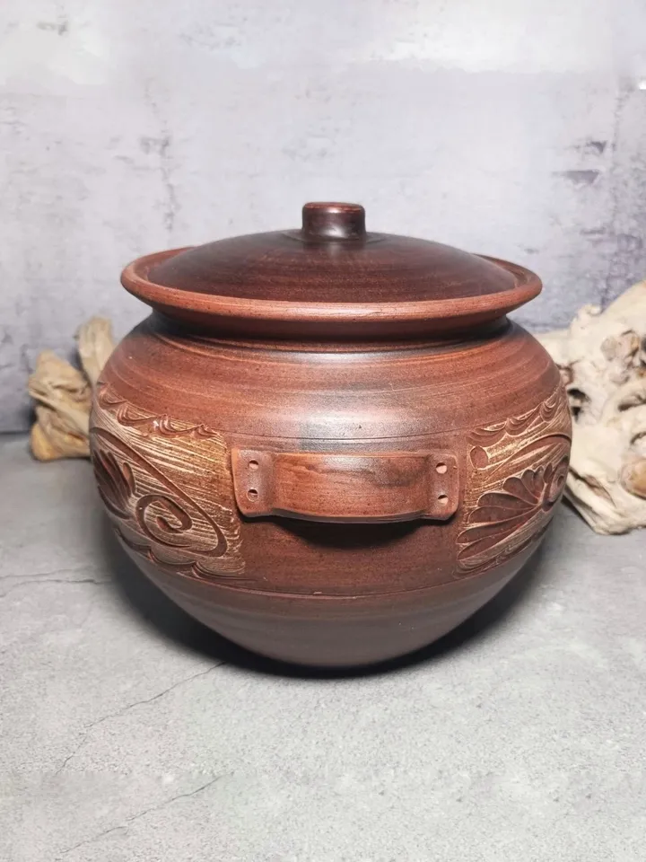 Ceramic casserole 169.07 fl.oz  Handmade with handles and lid, carved pattern