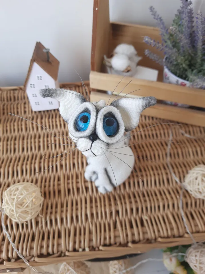 White cat sculpture realistic pet replica 6 inch. Handmade custom interior Sphynx cat toy for house decor. Blue eyes
