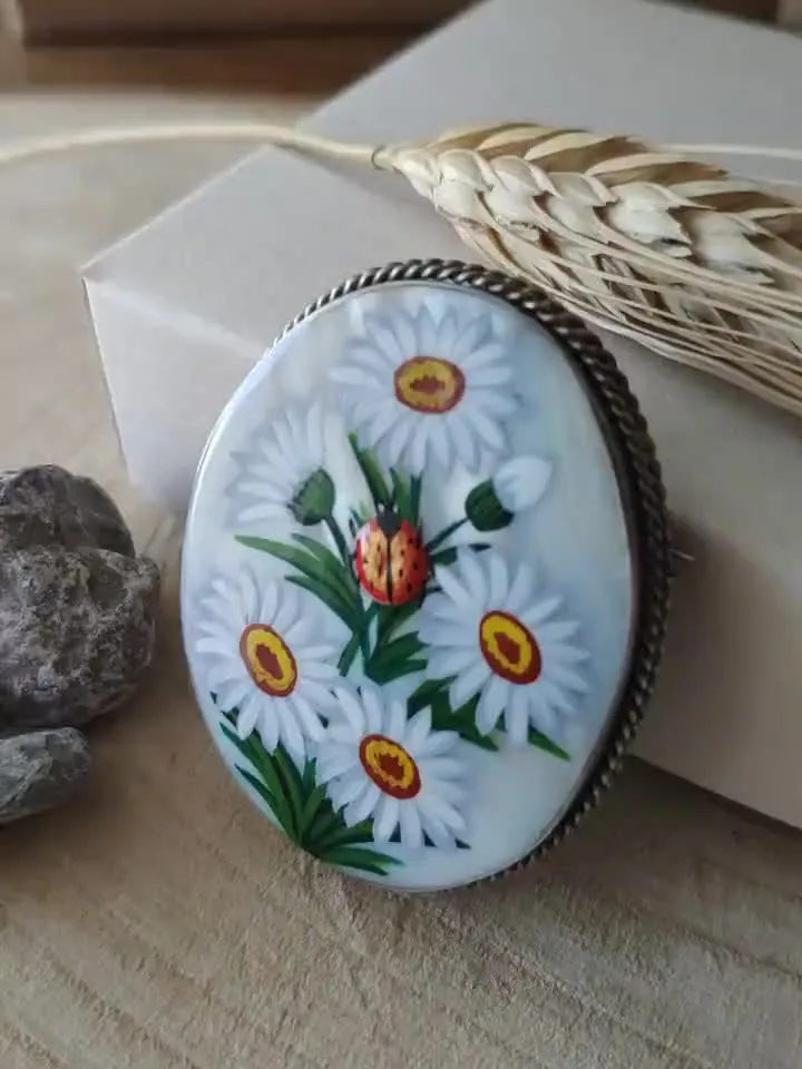 Brooches for women: White delicate daisies on pearl brooch • handmade floral brooch • ladybug on blossom • flower pin for summer dress