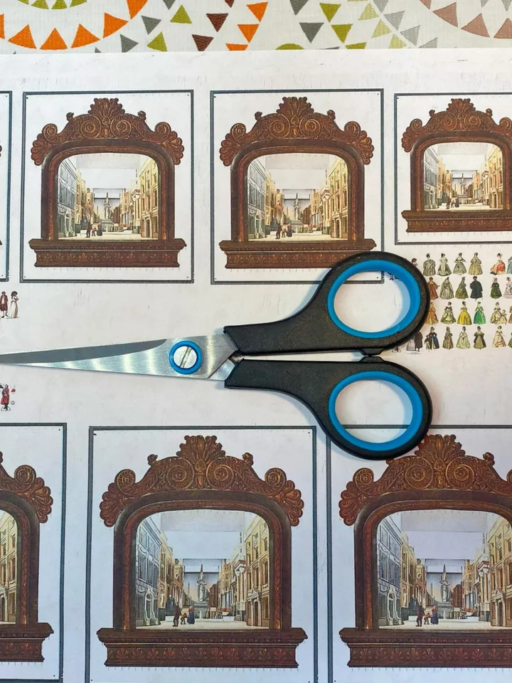 DIGITAL DOWNLOAD FOR PRINT. TUTORIAL.Video master class on creating a puppet theater.1:12