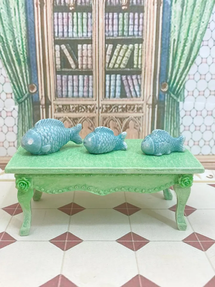 Vintage ceramic figurines for a dollhouse. 1:12. Mini figurines for a doll. Dollhouse accessories. Ceramic fish.