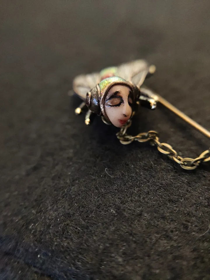 Spider and Fly, Piece with chain, Spider brooch, Hunter and prey