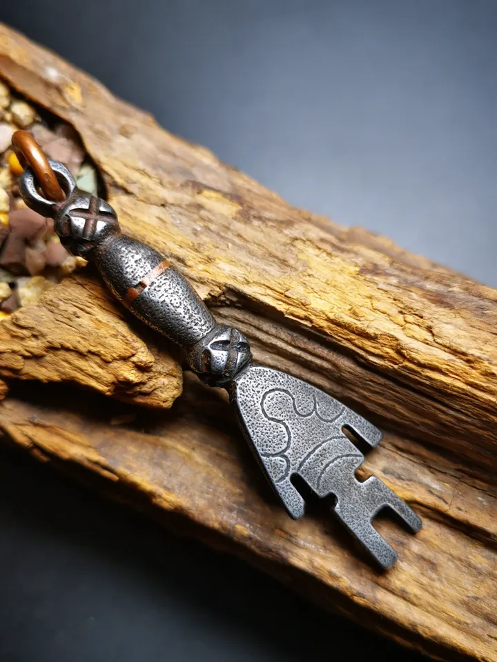 Gandhanra Handmade Tibetan Buddhism Amulet, The Key of Heart Pendant, Made of Cold Iron