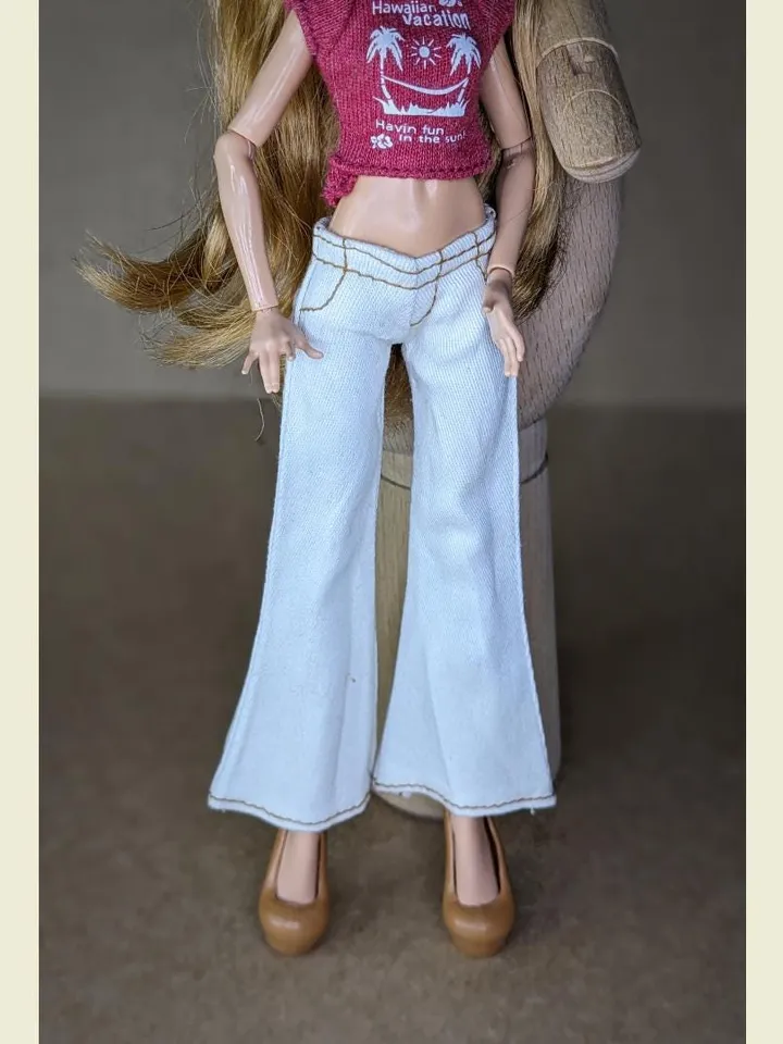 Beige jeans for 10.5-inch female dolls (MH, EAH)