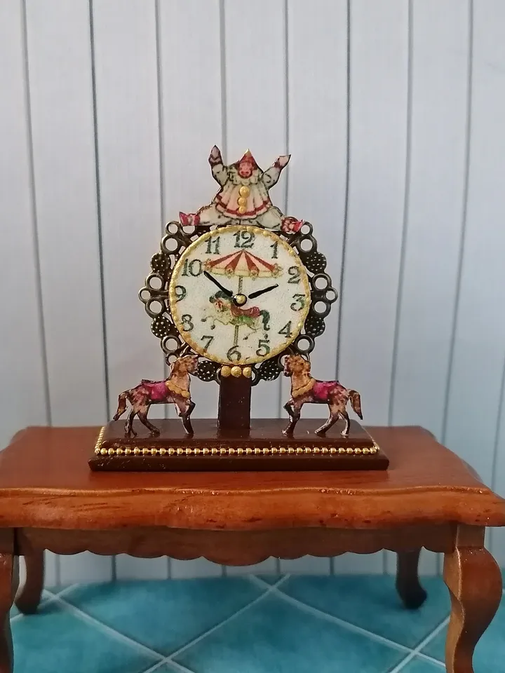 Miniature clock. Imitation. 1:12. Dollhouse miniature. Handmade.
