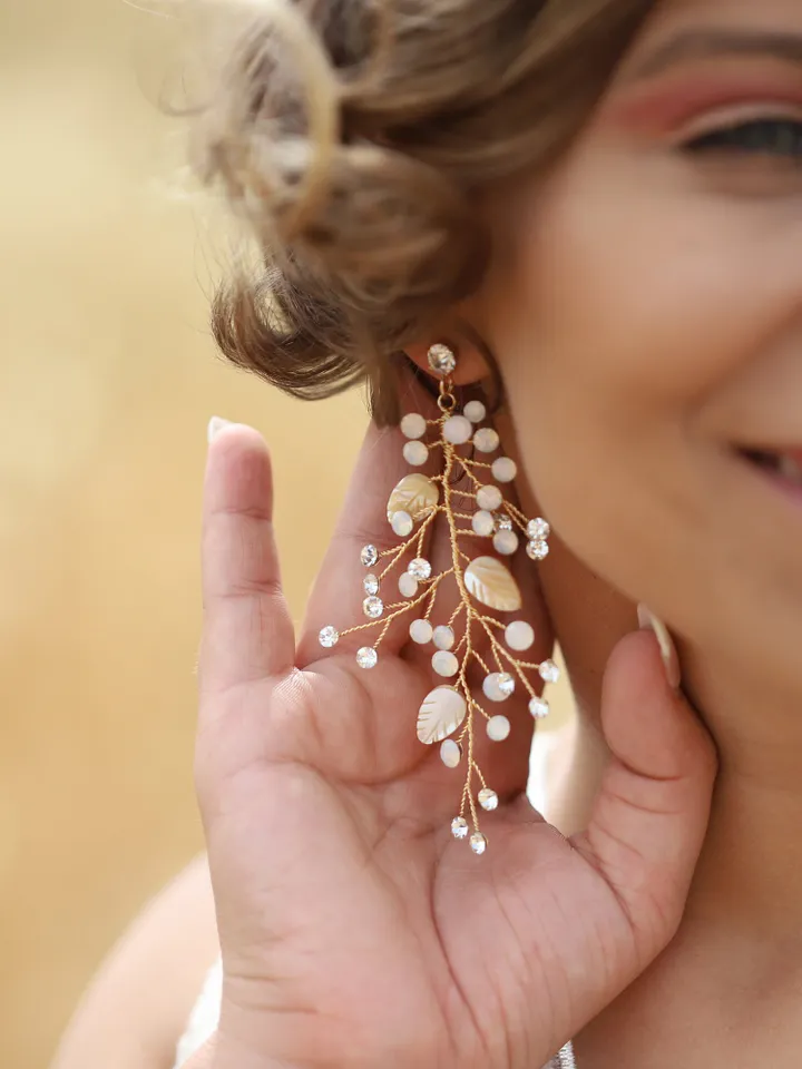 Opal Boho Wedding Earrings, Champagne Gold Wedding Earrings, Boho Bridal Jewelry, Chandelier Statement Earrings, Gift for Her, Jewellery