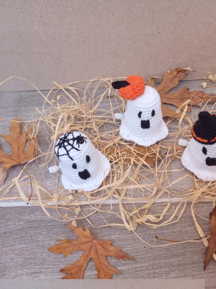 Crochet Halloween Mini Ghost Walking Toy, Trend Ghost Crochet Cute Plushie Gift, Custom Ghost Amigurumi, Halloween Plush, Crochet Ghost Toy