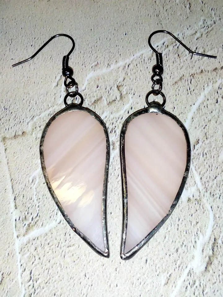 Pink wavy earring, glass earrings, simple stained glass, petals earrings, kawaii earrings, Dangle earrings