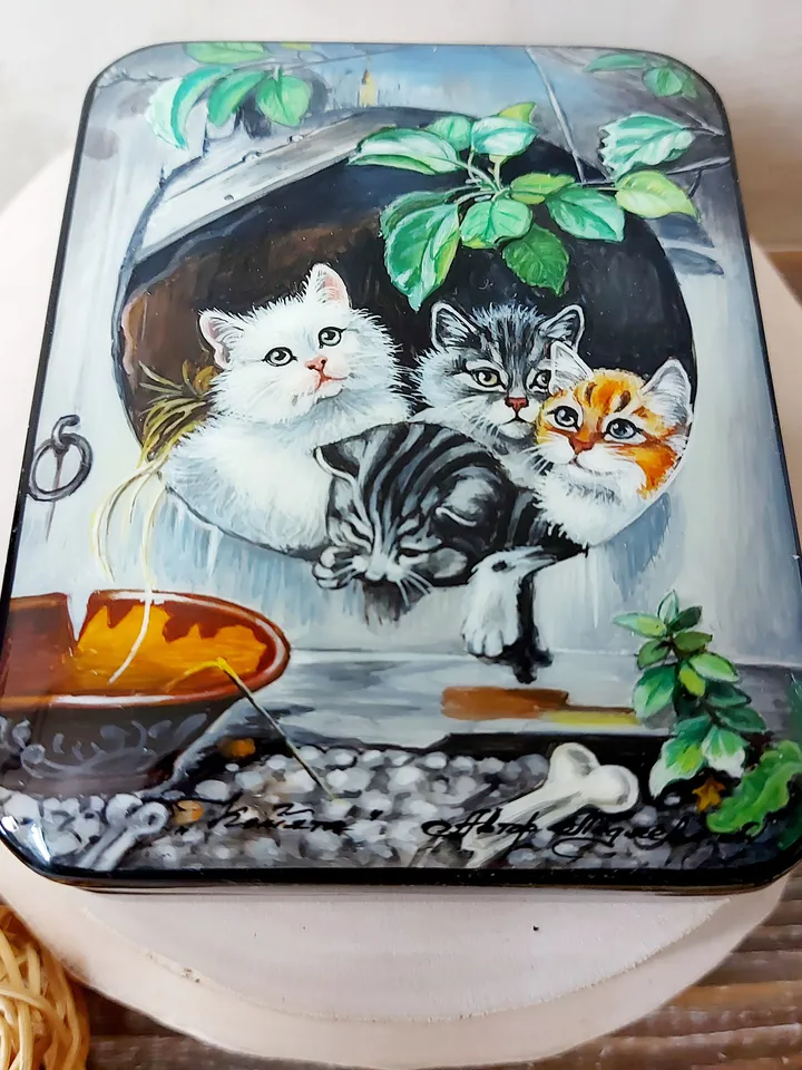 Hand-painted Lacquer box "Kittens" Miniature painting Beautiful work Jewelry box Mother-of-pearl made of Papier-mache Art gift Fedoskino