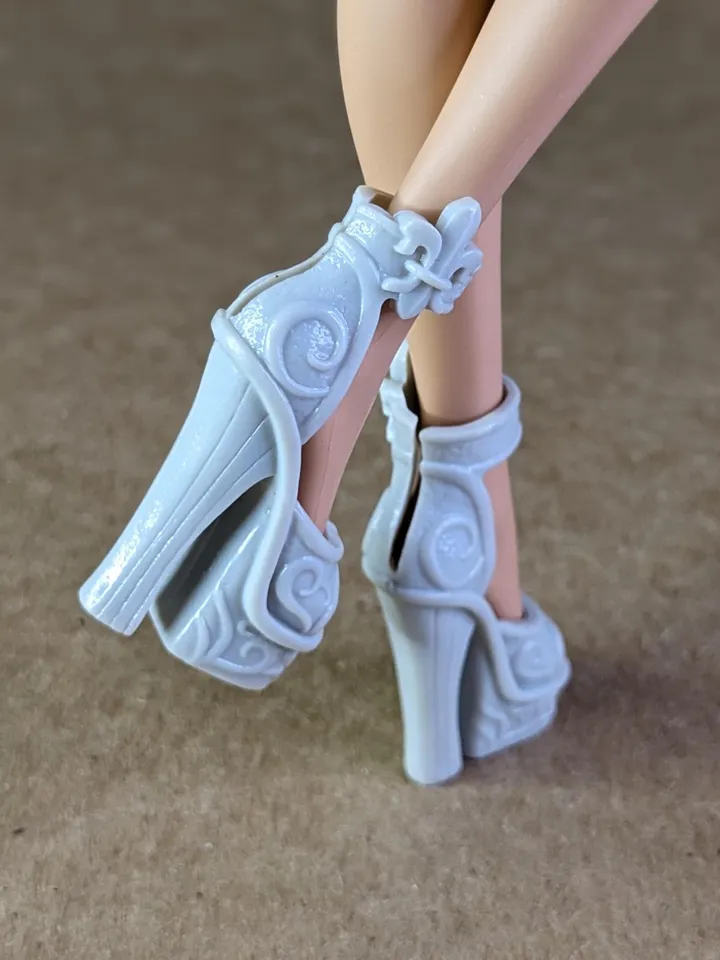 Light gray sandals with high heels for 10.5 inch female dolls (MH, EAH)