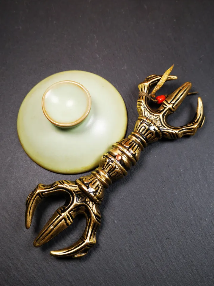 Gandhanra Unique Flat Three-pronged Vajra Dorje,Tibetan Buddhism (Vajrayana) Ritual Implement,Made of Brass,30 Years Old